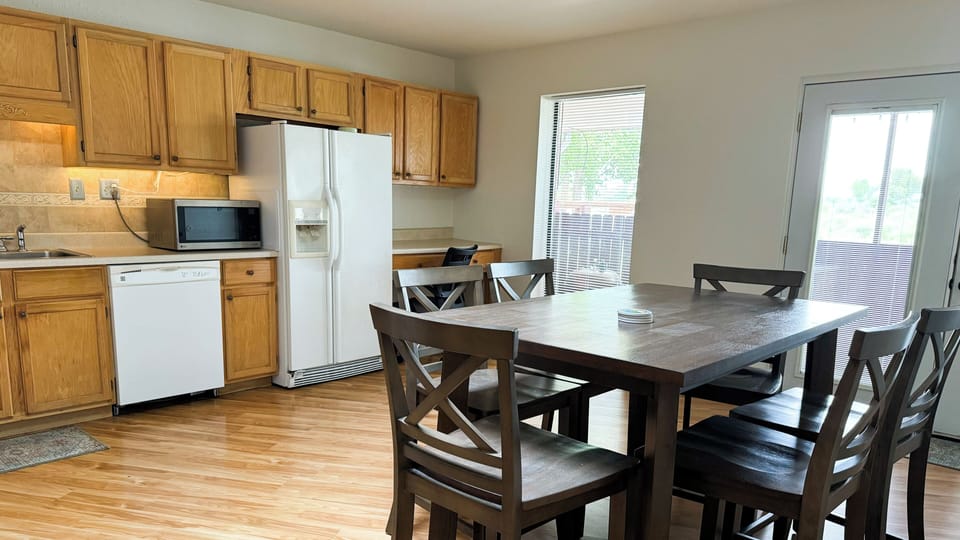 Apartment, 2 Bedrooms, River View | Blackout drapes, iron/ironing board, free WiFi, bed sheets