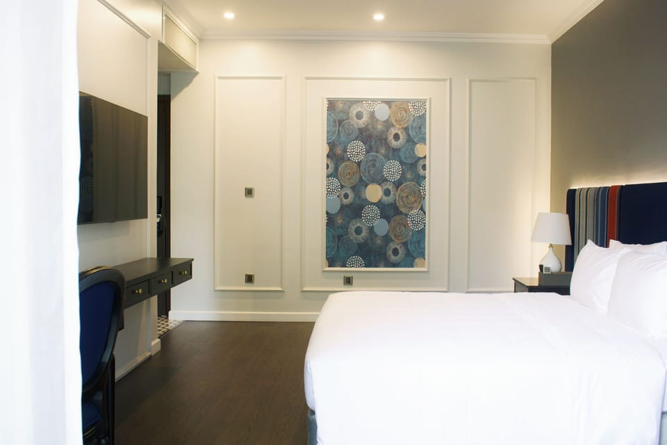 Premium Twin Room | Premium bedding, minibar, in-room safe, desk