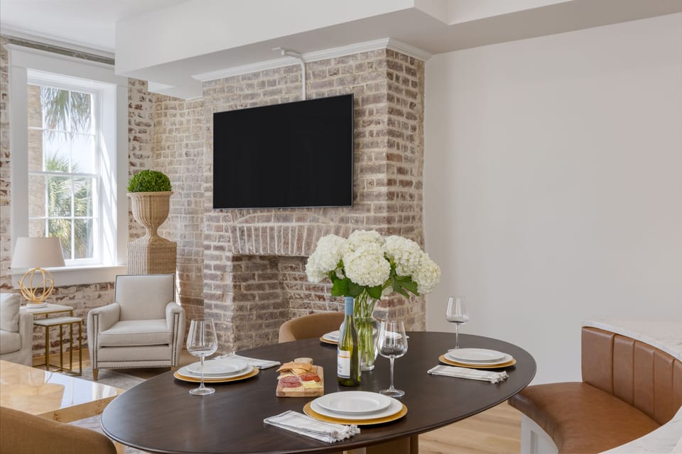 Open layout makes it easy for your group to connect.