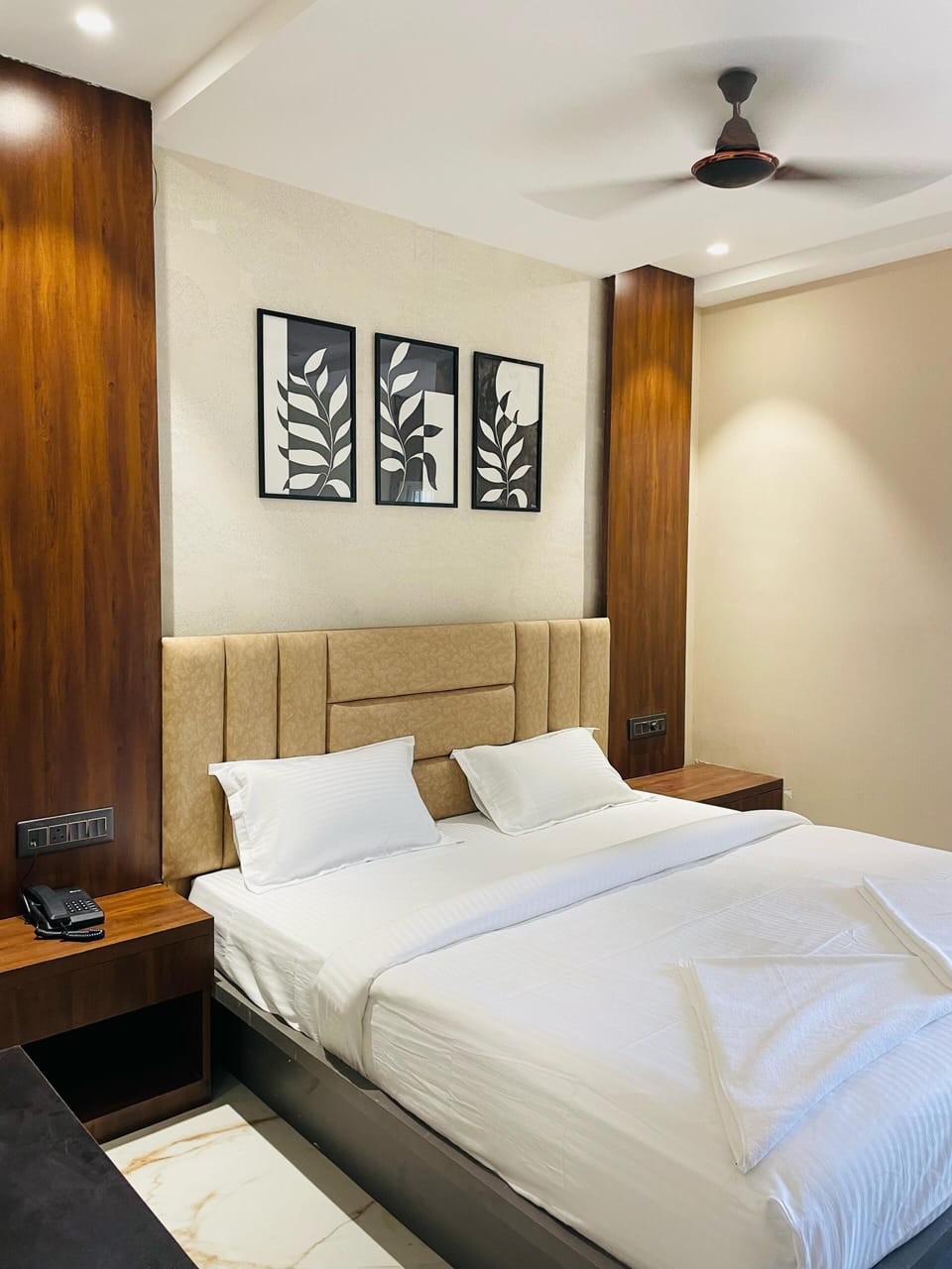 Club Room | Premium bedding, desk, laptop workspace, bed sheets
