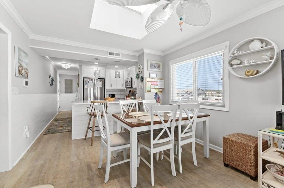 Dining/Kitchen