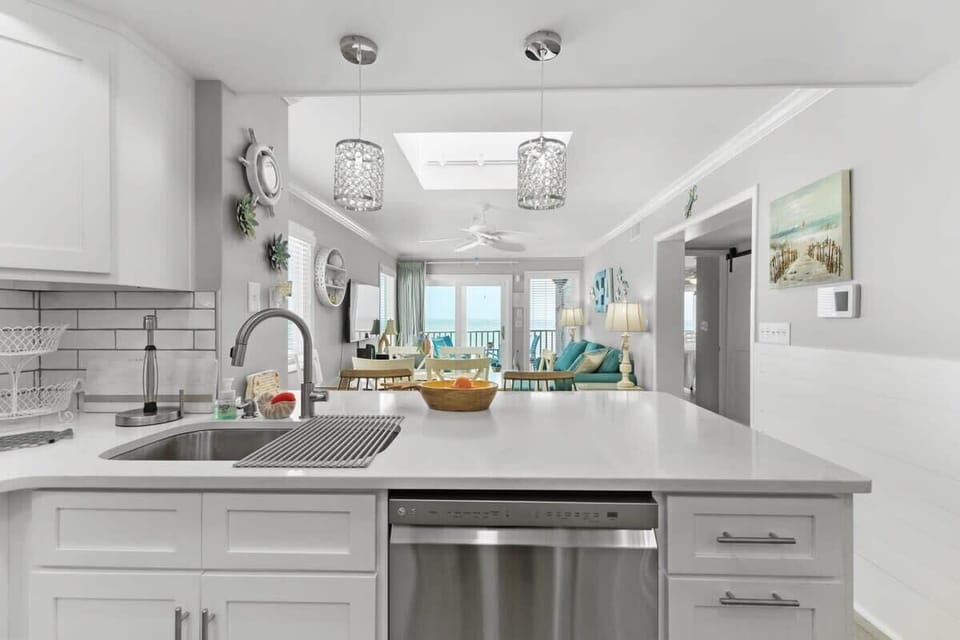 Oceanview - Kitchen!