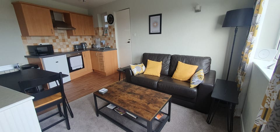 Lounge/diner and kitchen