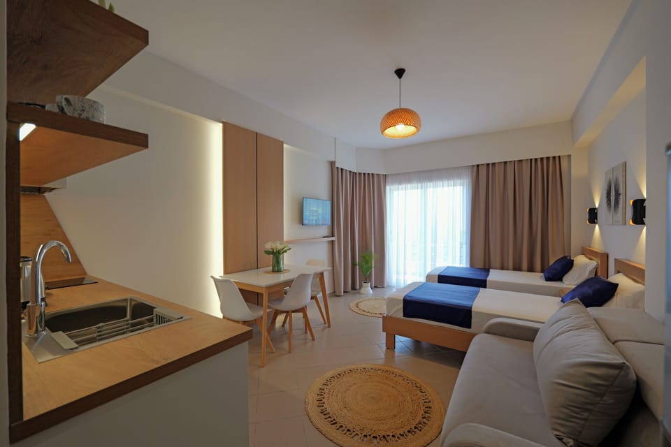 Apartment, Sea View | Hypo-allergenic bedding, soundproofing, free WiFi