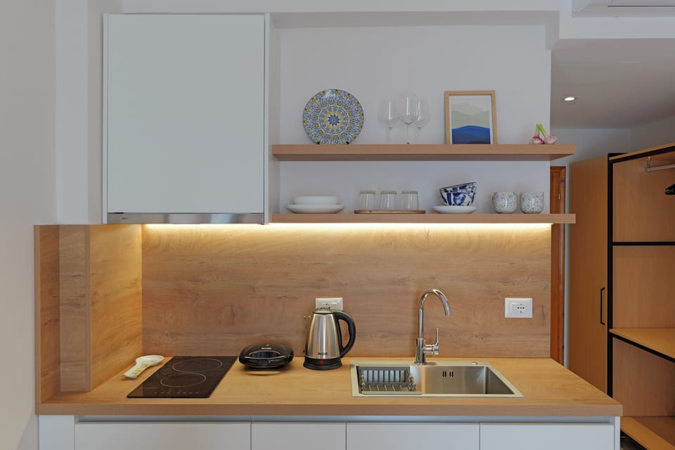 Double Room, Sea View | Private kitchen | Fridge, stovetop, toaster, cookware/dishes/utensils