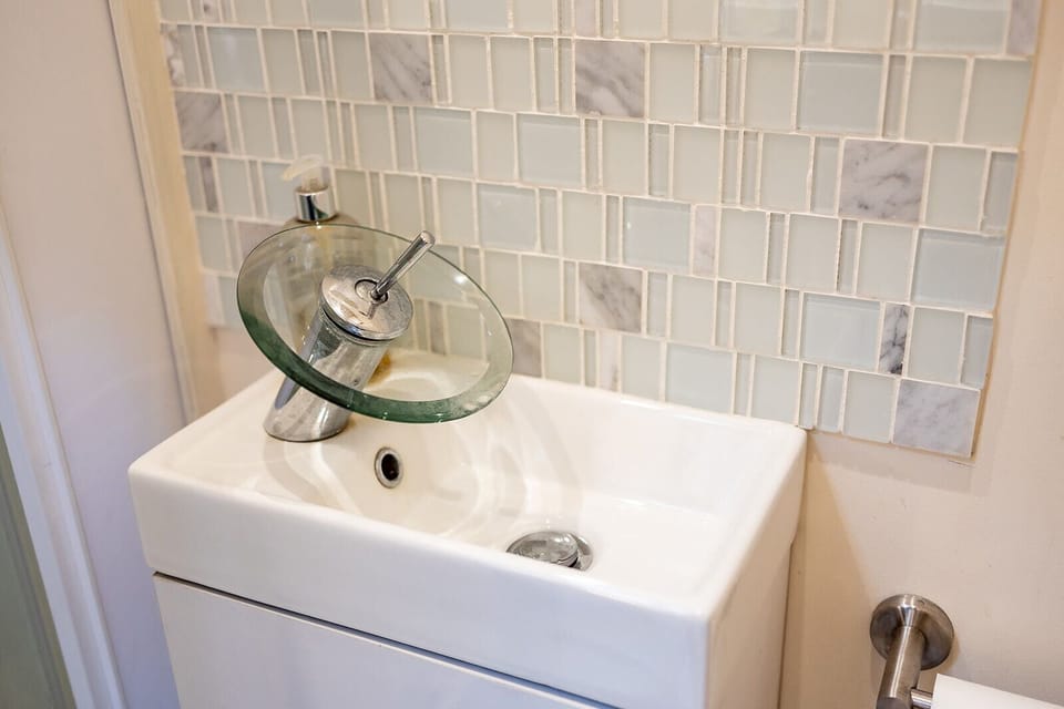 Exclusive Apartment | Bathroom