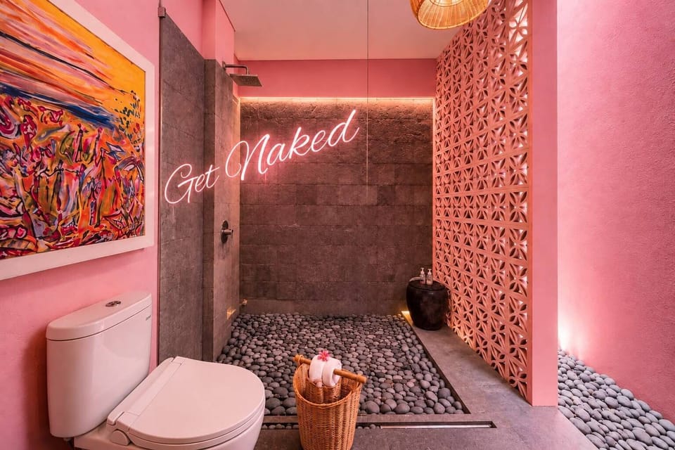 Grande Romance | Bathroom | Shower, designer toiletries, hair dryer (on request), slippers