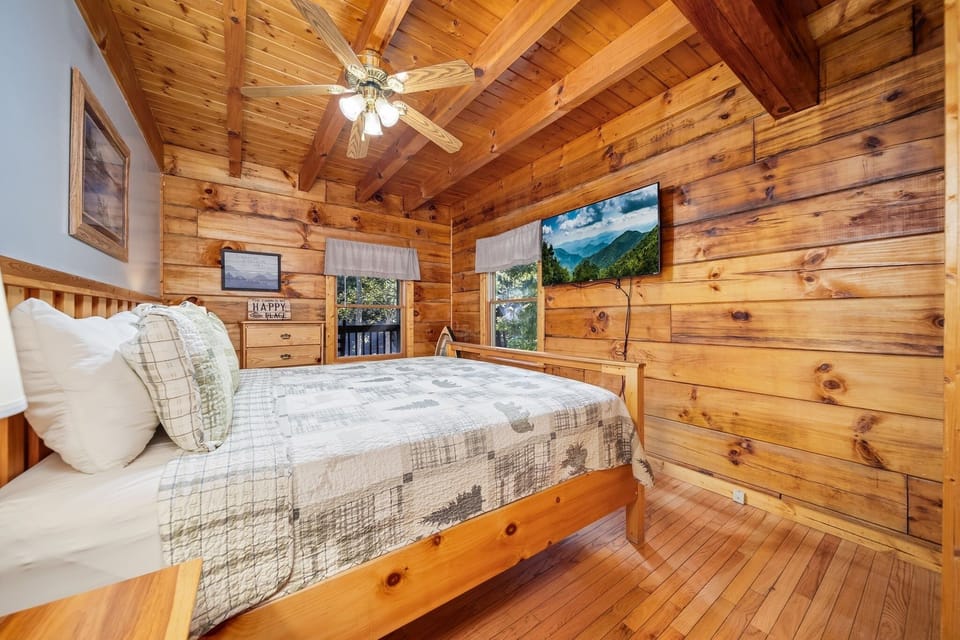 Er299 - Possum Hollow 4 Bedroom Cabin by RedAwning Cabin in Pigeon Forge