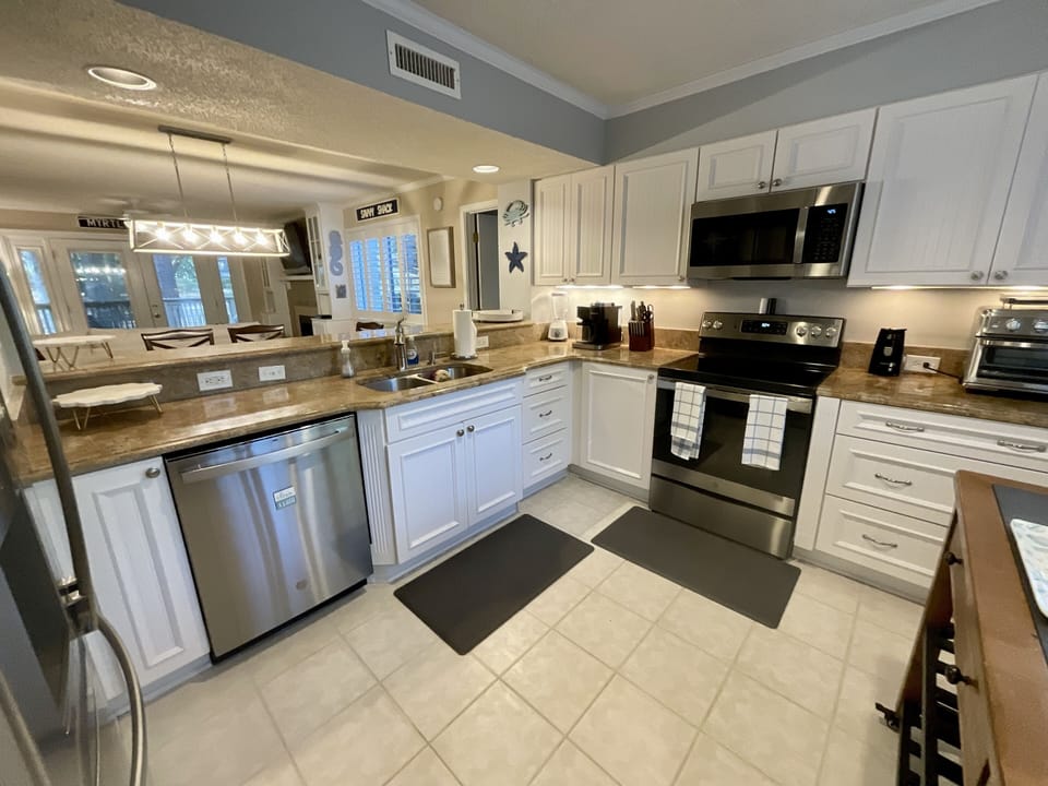 Villa, 3 Bedrooms | Private kitchen | Coffee/tea maker, fridge, oven, toaster