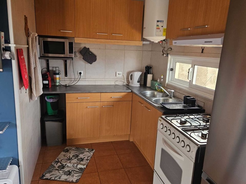 Kitchen (2)