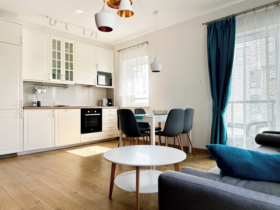 Superior Apartment, 3 Bedrooms | Private kitchenette | Full-size fridge, microwave, oven, stovetop