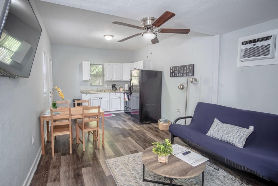 House | 1 bedroom