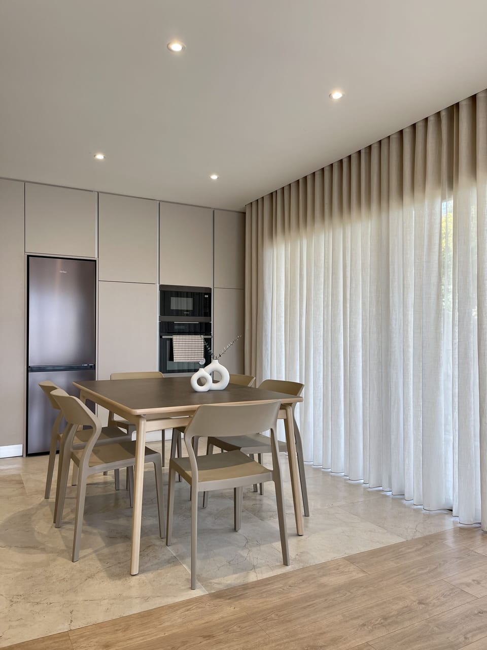 Dining room (2)