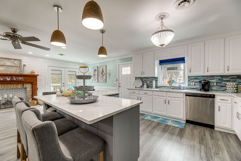 Kitchen | Dishware & Flatware