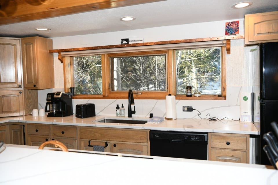 Kitchen sink view