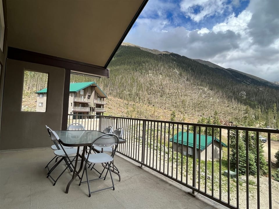 Balcony patio