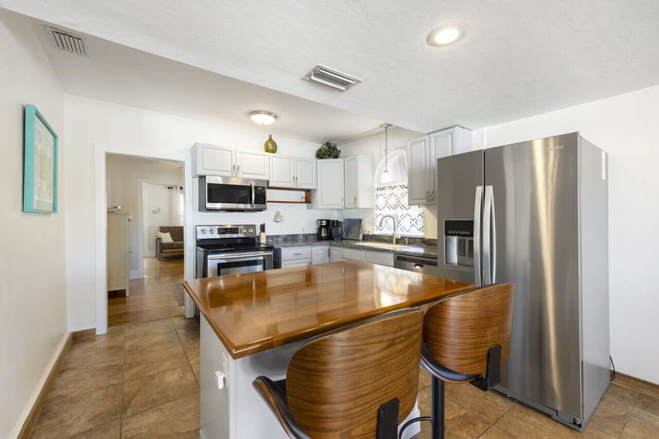 Large eat-in kitchen