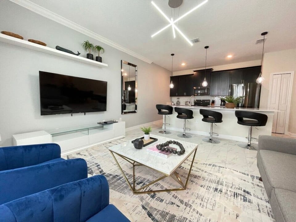 Living room image 1