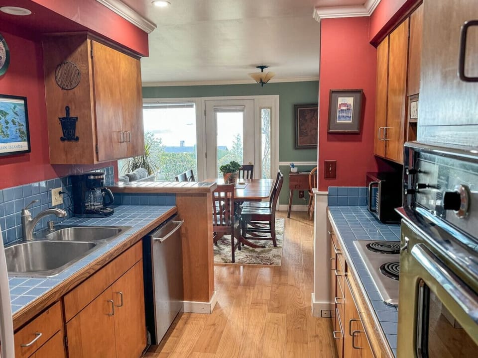 The kitchen has everything you need