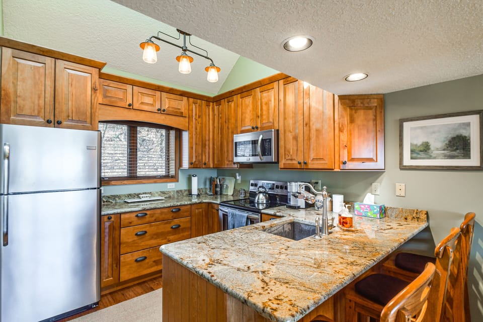 Kitchen | Main Level | Keurig Coffee Maker | Dishwasher | Cooking Basics