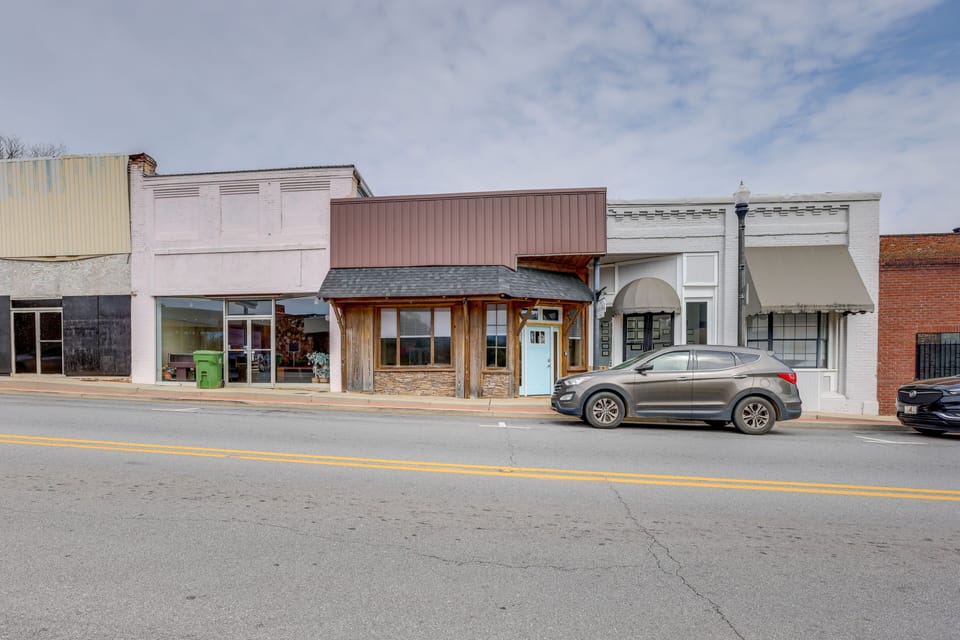 Parking | Public Parking Lot (First-Come, First-Served)