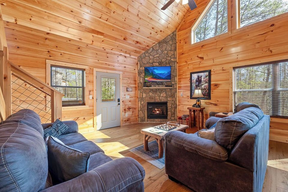 House, Multiple Beds, Hot Tub (Bobcat Lodge) | Living area | 55-inch flat-screen TV with cable channels, TV, fireplace