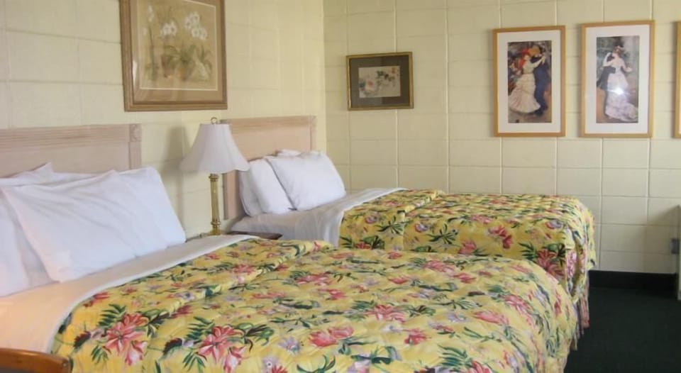 Laptop workspace, free WiFi, bed sheets