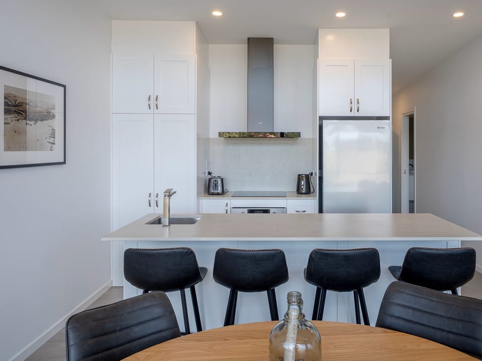 Cove Landing Marina Apartments - Stay in luxury apartment
family friendly luxury accommodation Penneshaw Kangaroo Island holiday rental