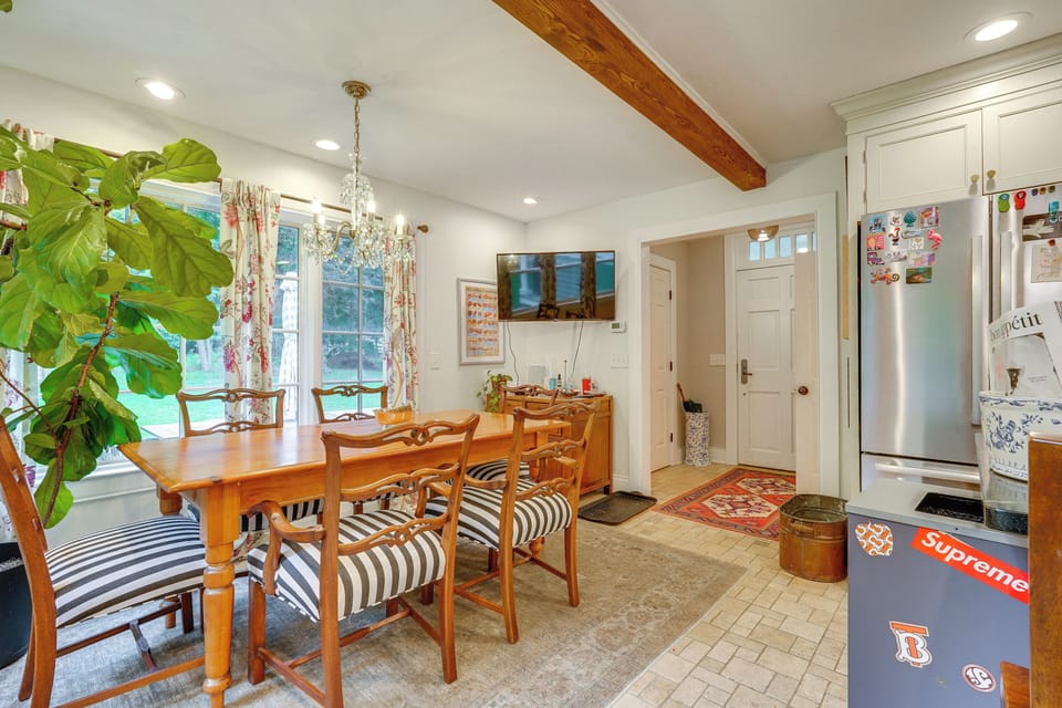Dining Nook | 1st Floor