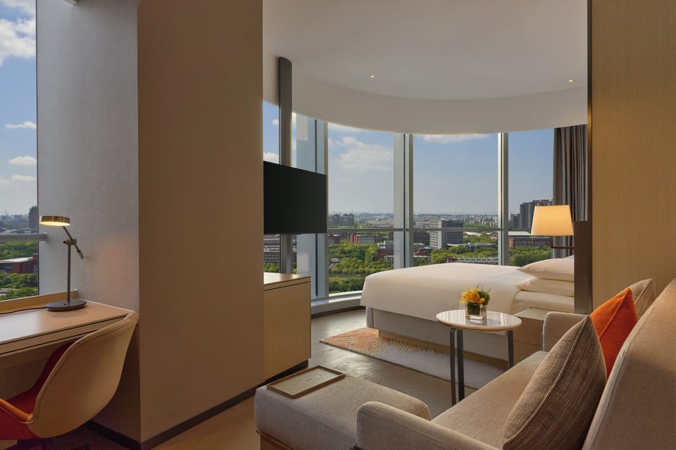 Room, 1 King Bed | In-room safe, soundproofing, iron/ironing board, WiFi (free)