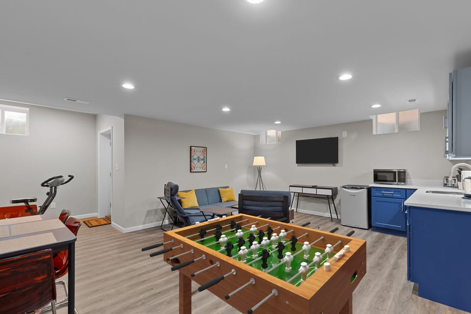 House, Multiple Beds, Kitchen, City View ((#20) 3325 Vista Ave) | Game room
