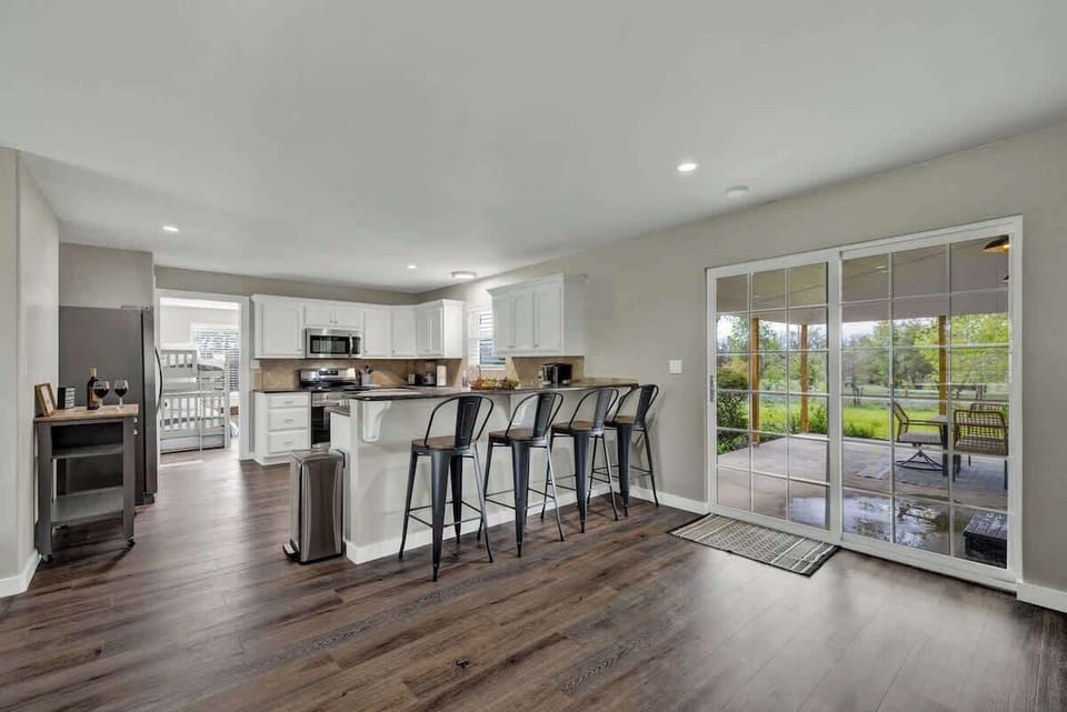House, Multiple Beds, Hot Tub (155 Moellering Main) | Private kitchen | Coffee/tea maker, electric kettle