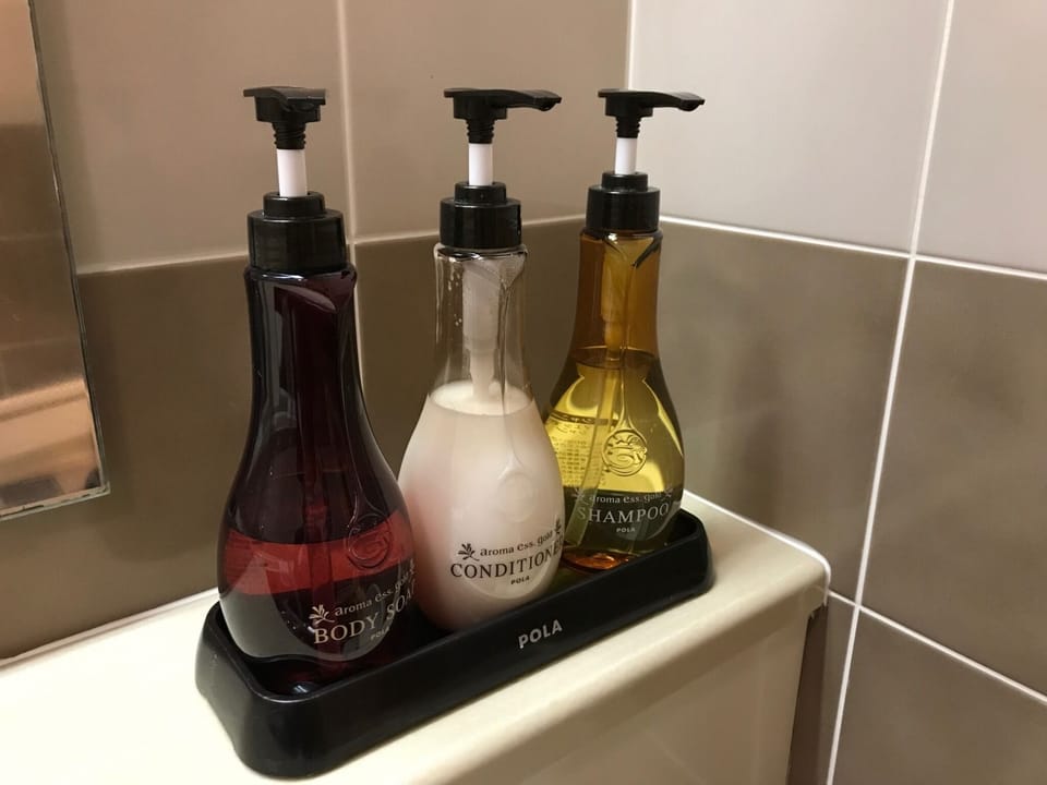 Bathroom amenities