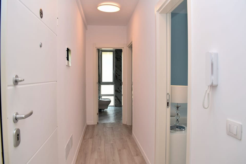 Common area (corridors, hall)