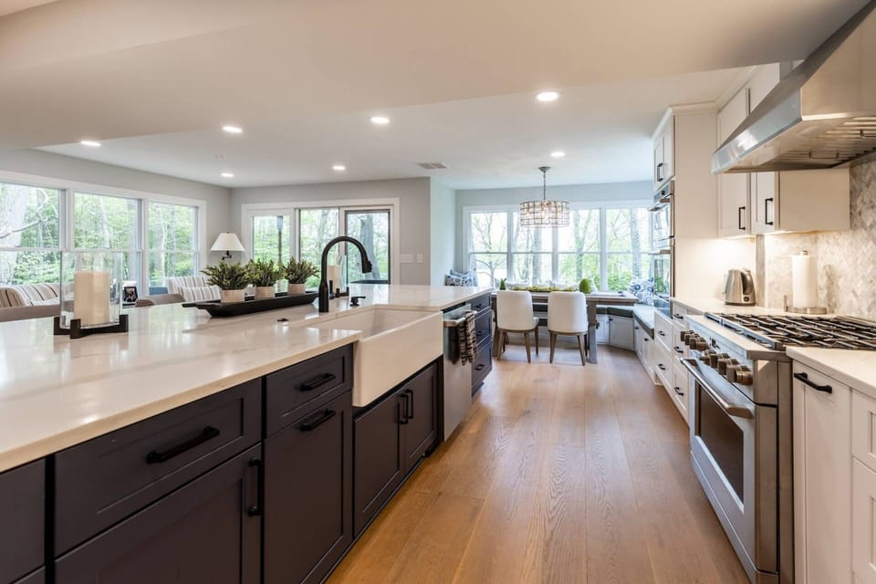 A dreamy kitchen for the family chef with the all new stainless steel appliances and fully-stocked drawers