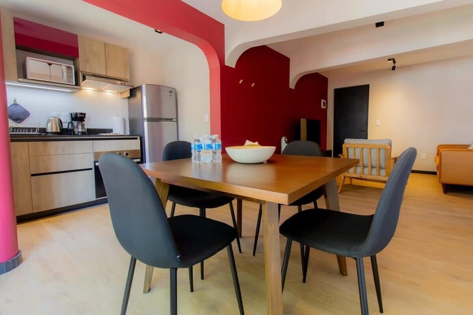 Crafted for both style and togetherness—your ideal dining retreat.


