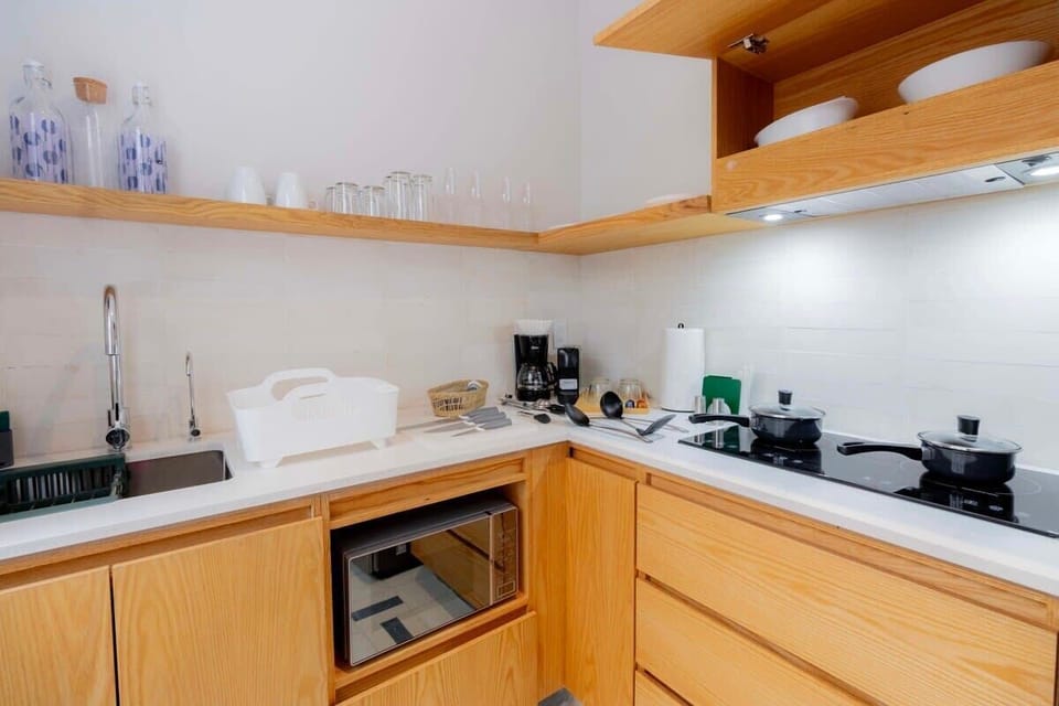 Fully stocked kitchen for your convenience.

