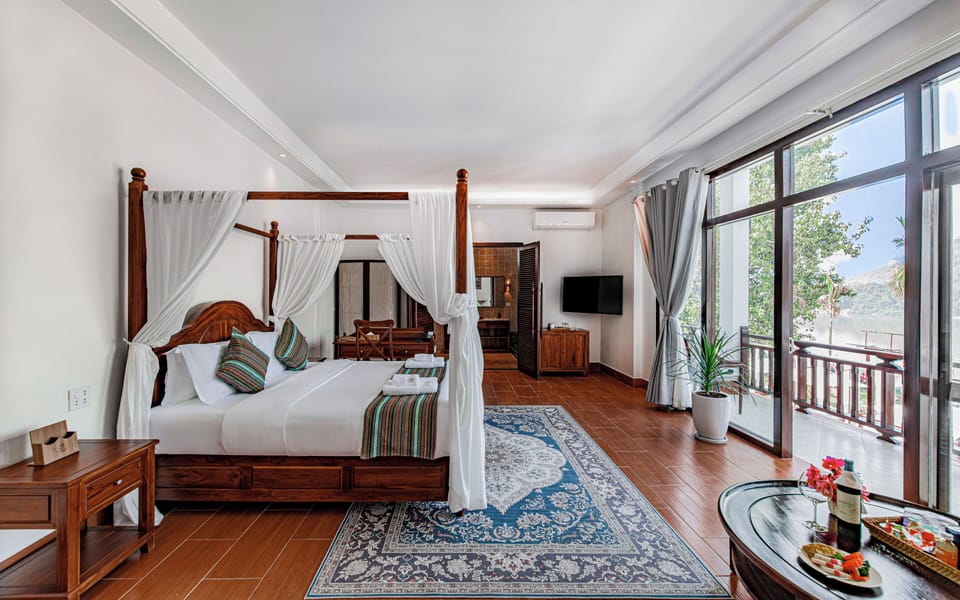 Premium Suite, Lake View | Egyptian cotton sheets, premium bedding, free minibar, soundproofing