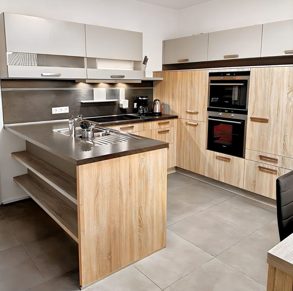 Townhome | Private kitchen | Full-size fridge, oven, stovetop, dishwasher