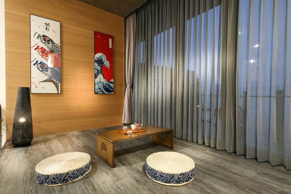 Classic Room, Balcony | Individually decorated, soundproofing, free WiFi, bed sheets