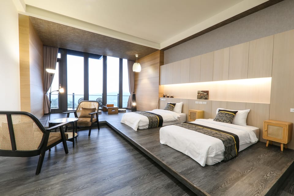 Classic Room, Balcony | Individually decorated, soundproofing, free WiFi, bed sheets