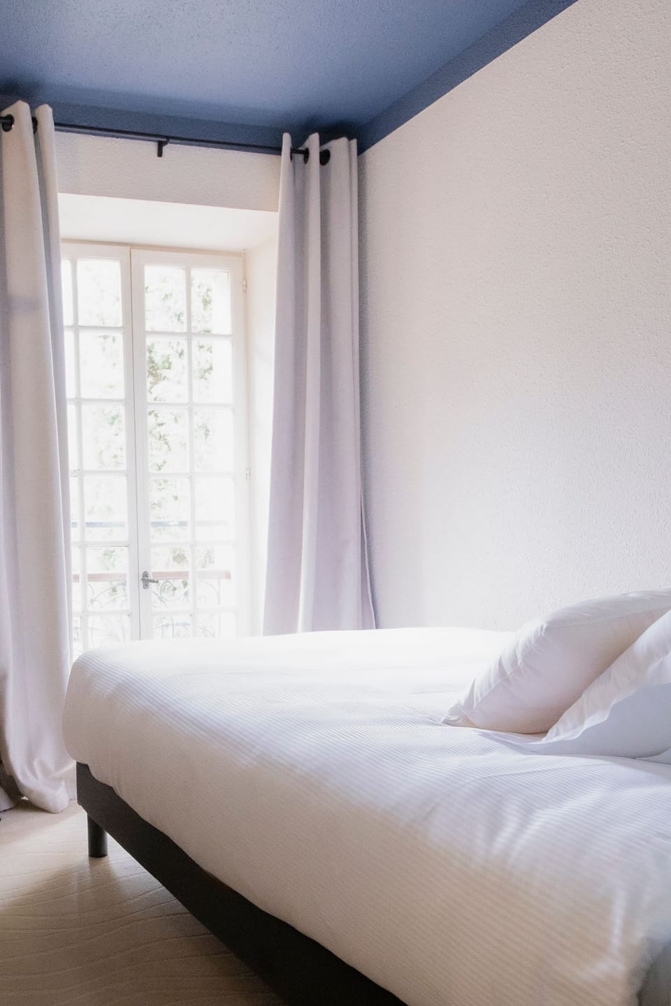 Business Single Room, City View | Desk, laptop workspace, free WiFi, bed sheets
