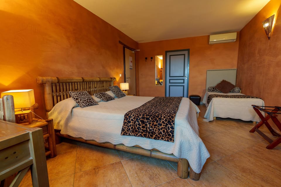 Superior Double Room, Sea View | In-room safe, soundproofing, WiFi (free)
