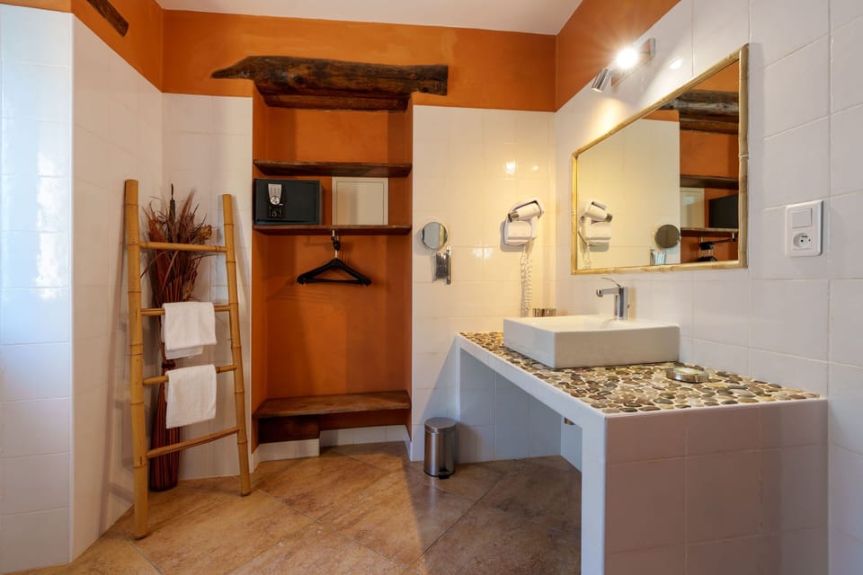 Superior Double Room, Sea View | Bathroom | Hair dryer