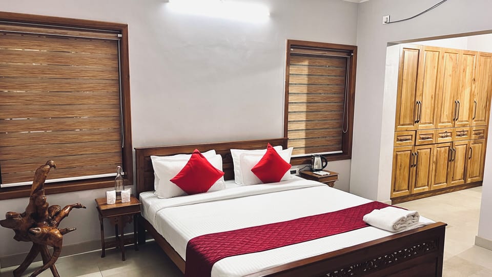 Premium bedding, minibar, blackout drapes, iron/ironing board