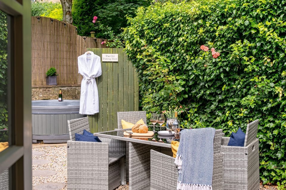 The Old Potting Shed with a private hot tub.