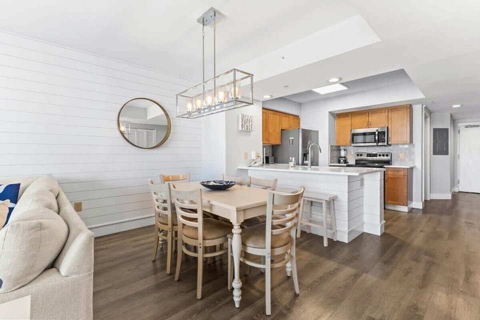 Dining/Kitchen
