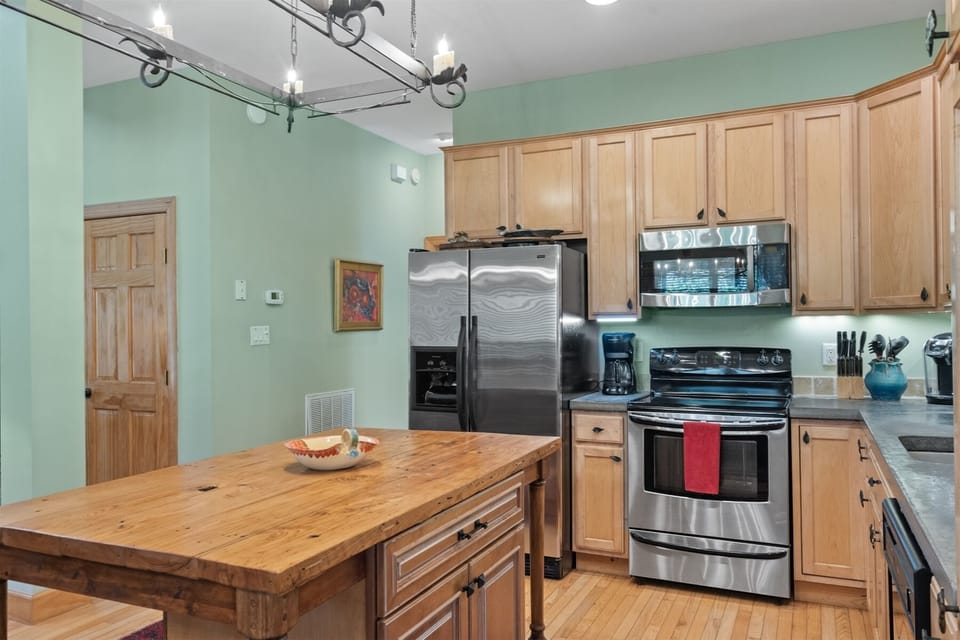 Kitchen, Main Level
