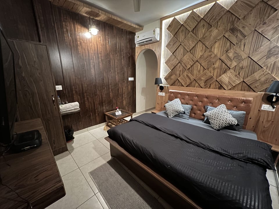 Comfort Room | Free WiFi