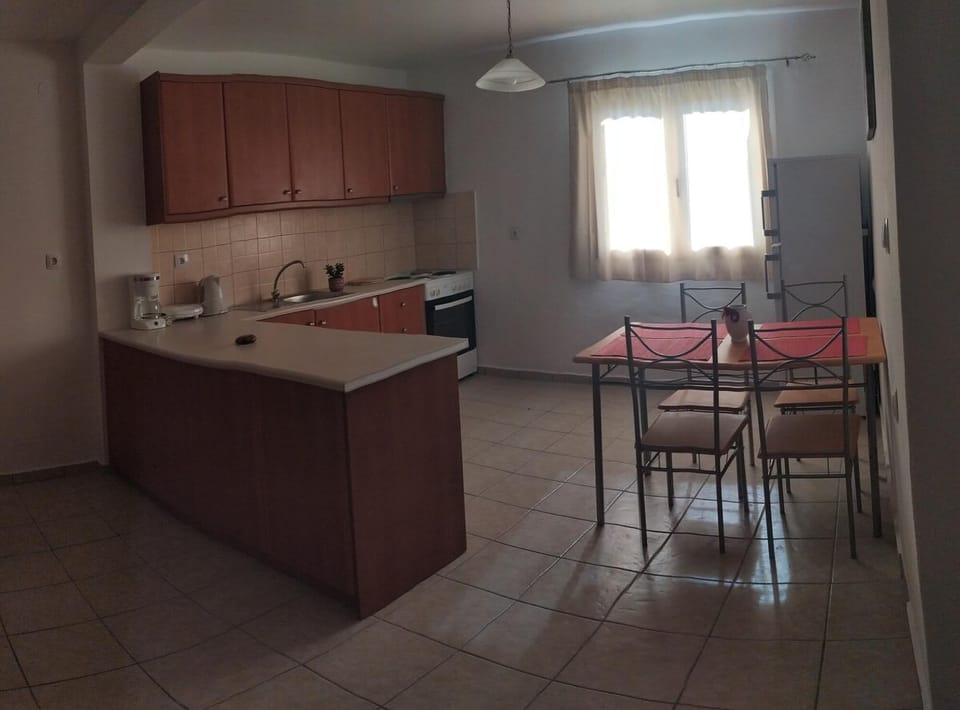 House, Smoking | 1 bedroom, desk